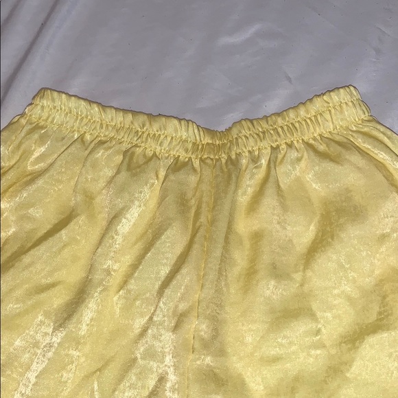 Yellow party pants! - Picture 3 of 5